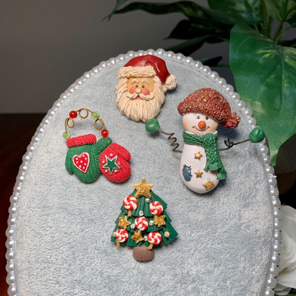 4 Holiday Christmas Brooches, Old World Rustic Style - Picture 9 of 11
